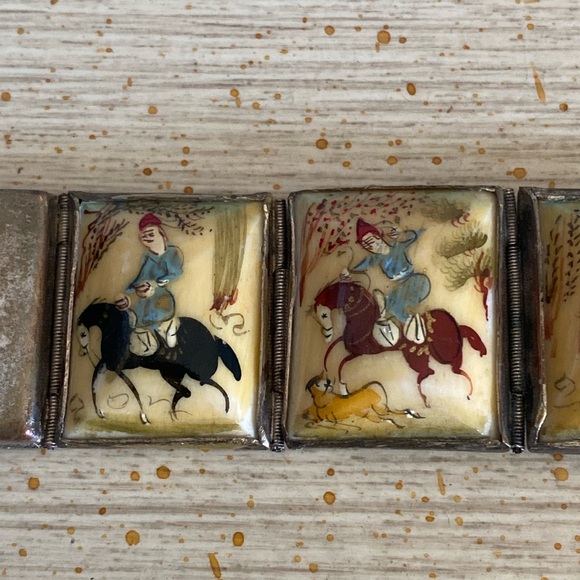 ✨Rare✨Vintage Hand Painted Persian Storyteller Bracelet - Picture 3 of 10